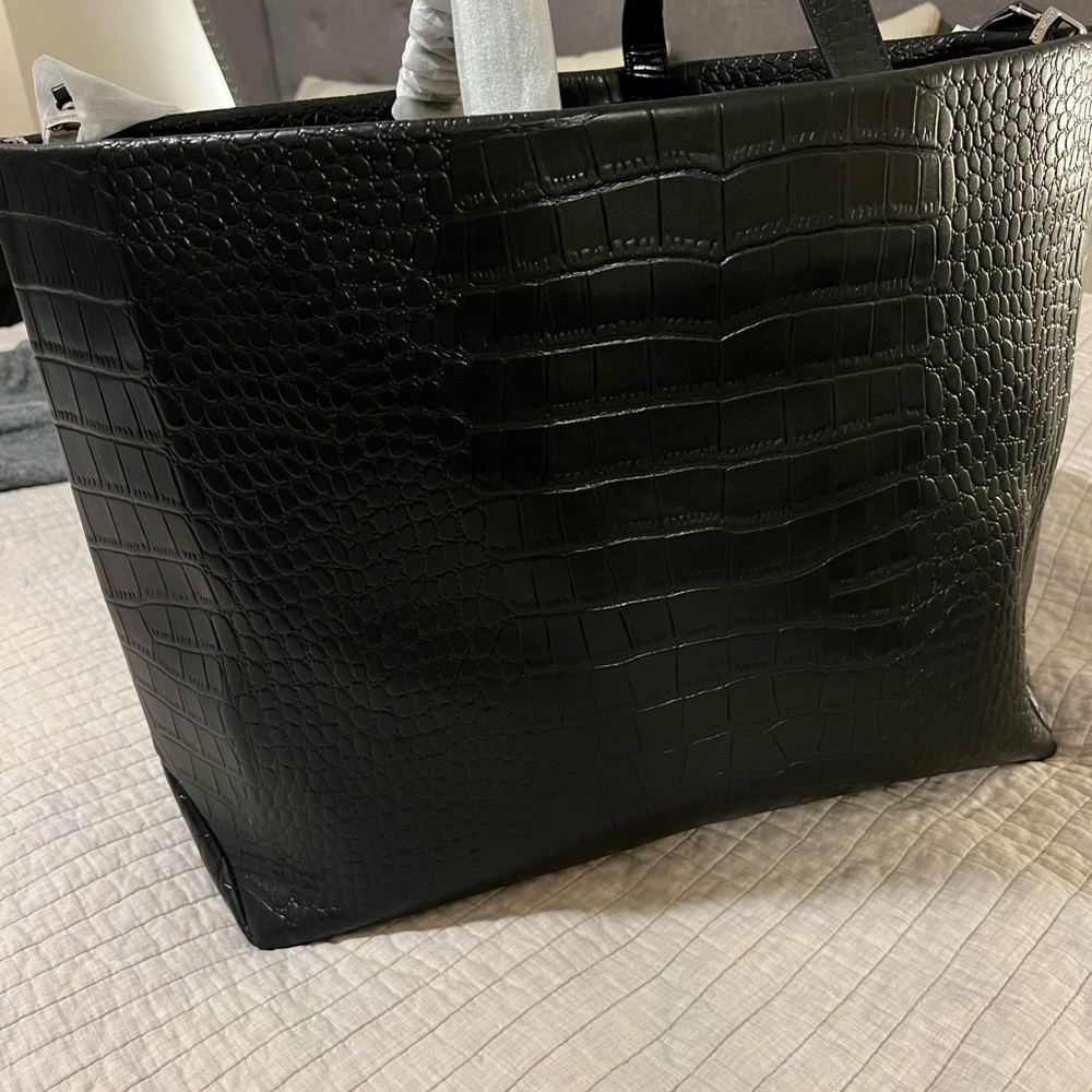 Large Traveling tote
